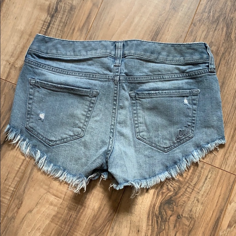 Express Low Rise Distressed Denim Shorts 0 - Picture 3 of 6